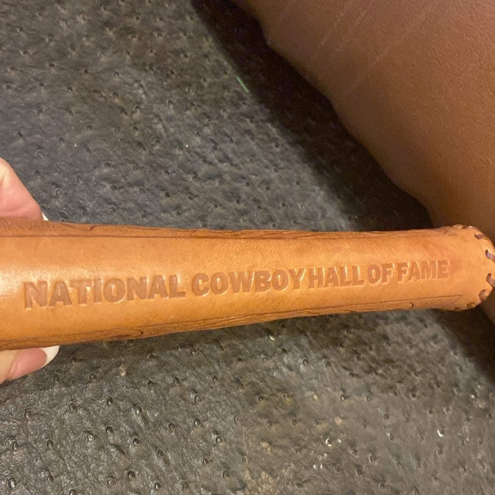 New Vintage National Cowboy Hall of Fame Hand Tooled Leather Floral Zipper P… - Picture 8 of 8